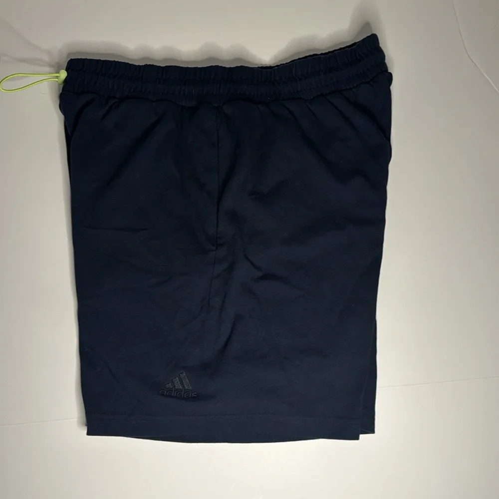 ADIDAS LIGHTWEIGHT AEROREADY GRAPHIC SHORTS RUNNING GYM SPORTS FITNESS MENS NAVY - Picture 11 of 15